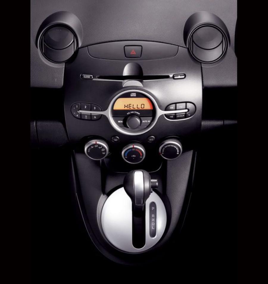  Mazda Refined Demio 2009 года  (фото 2 из 8)